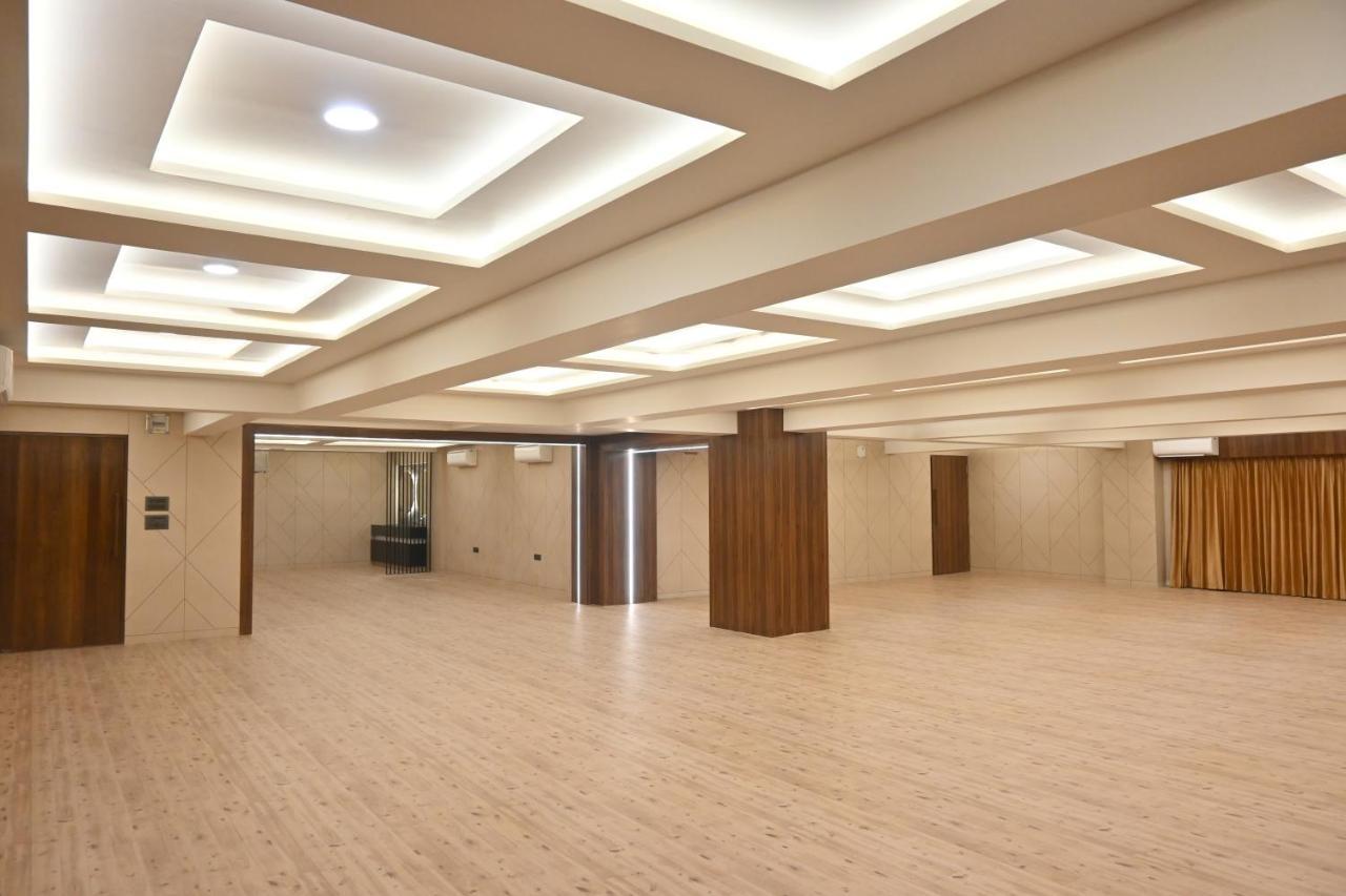 Hotel Privya Rooms And Banquet Σουράτ Εξωτερικό φωτογραφία