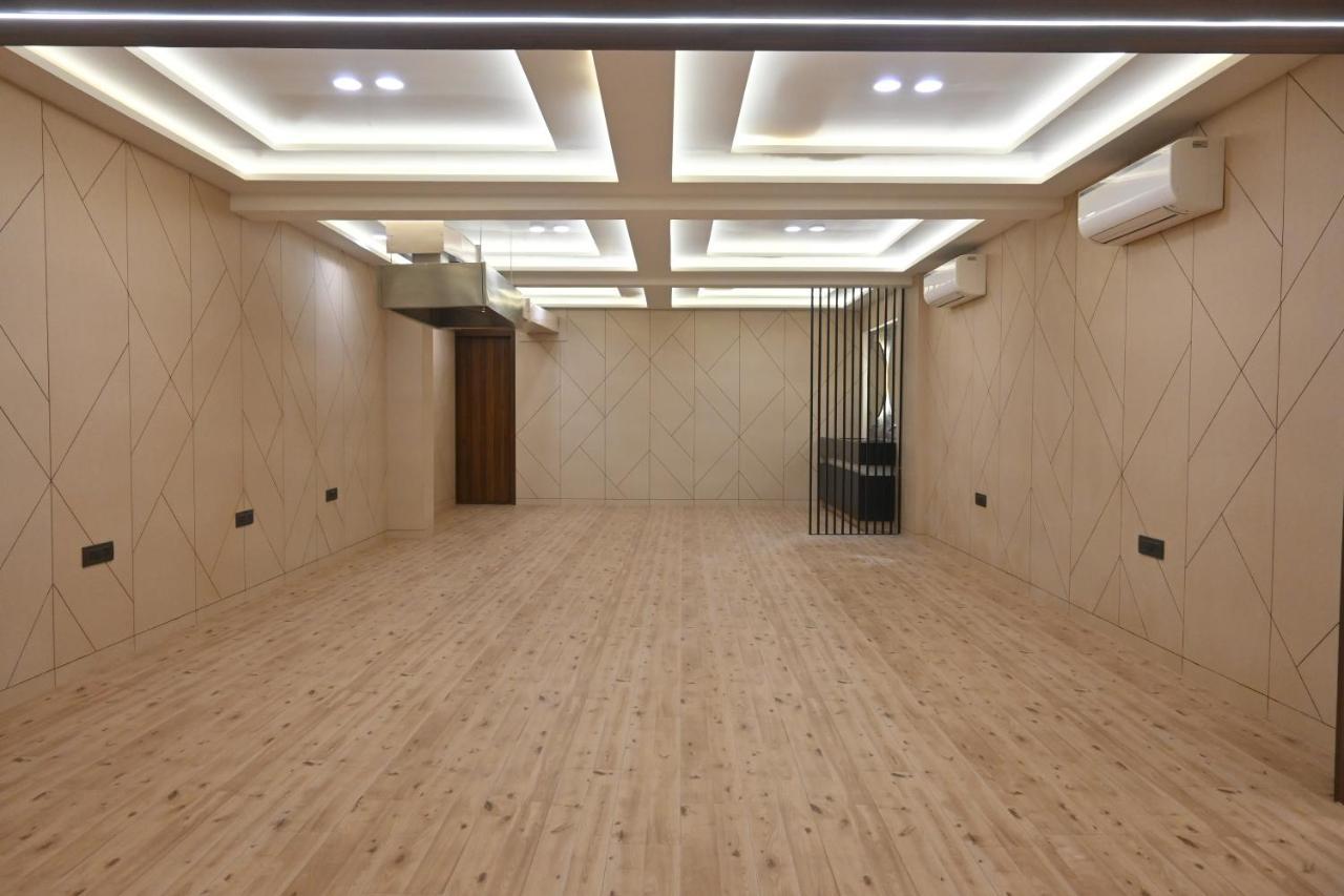 Hotel Privya Rooms And Banquet Σουράτ Εξωτερικό φωτογραφία