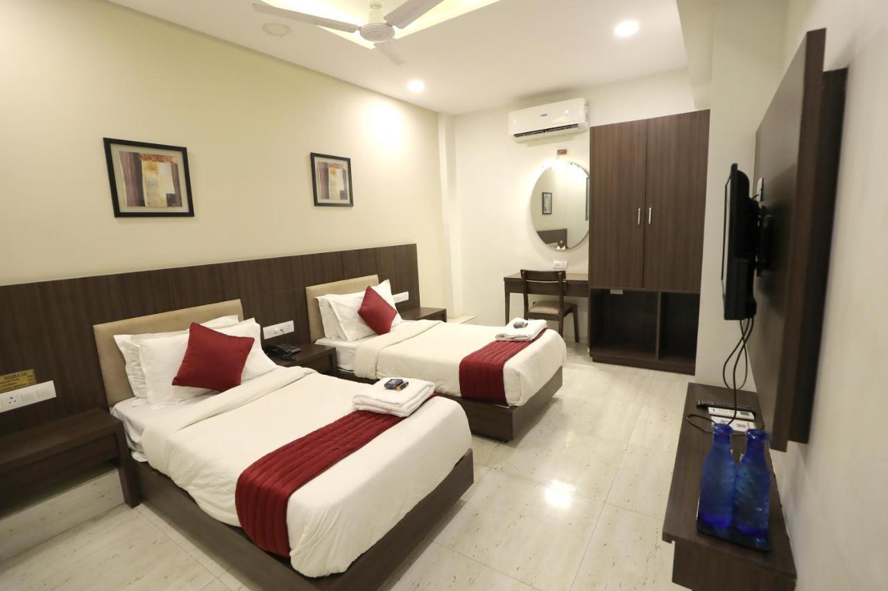 Hotel Privya Rooms And Banquet Σουράτ Εξωτερικό φωτογραφία