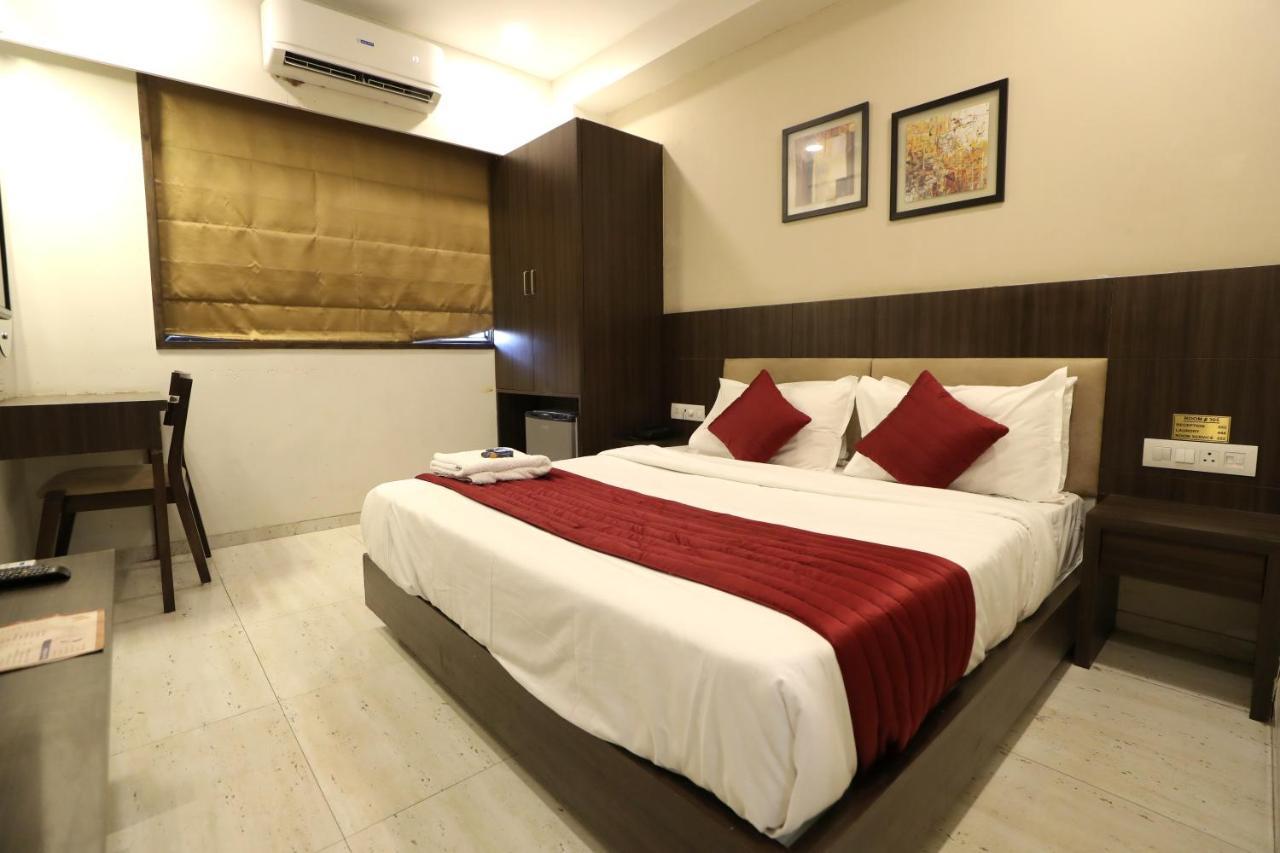 Hotel Privya Rooms And Banquet Σουράτ Εξωτερικό φωτογραφία