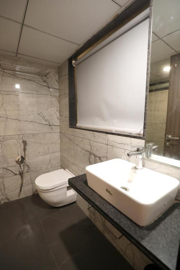 Hotel Privya Rooms And Banquet Σουράτ Εξωτερικό φωτογραφία